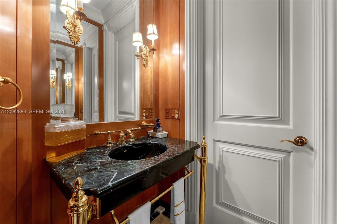 En Venta: $8,900,000 (6 camas, 5 baños, 7087 Pies cuadrados)