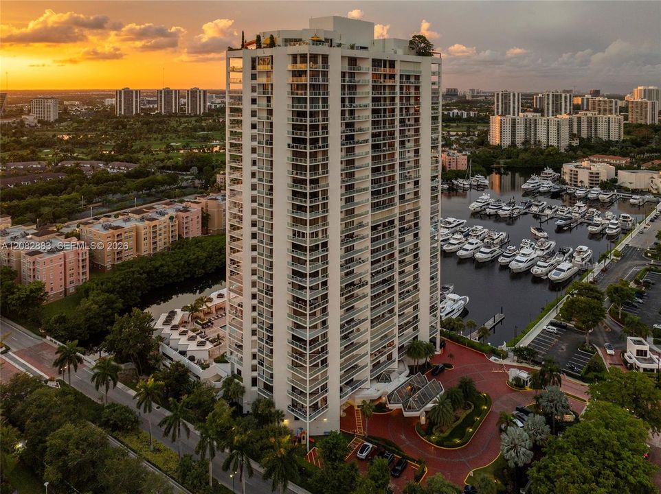 En Venta: $8,900,000 (6 camas, 5 baños, 7087 Pies cuadrados)