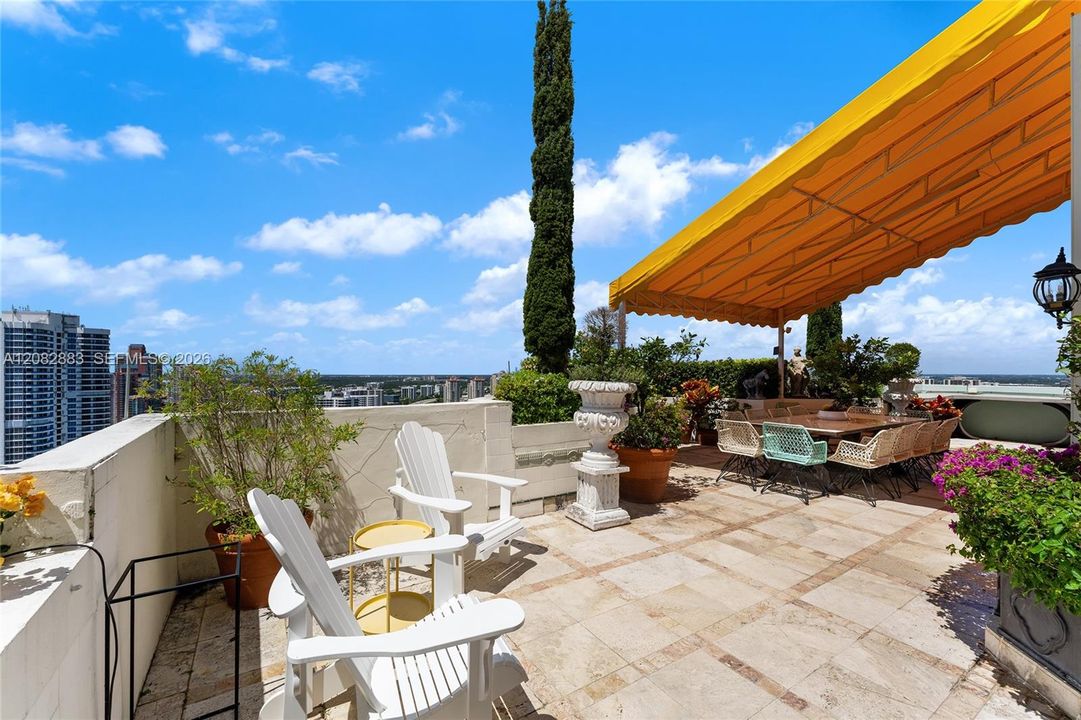 En Venta: $8,900,000 (6 camas, 5 baños, 7087 Pies cuadrados)