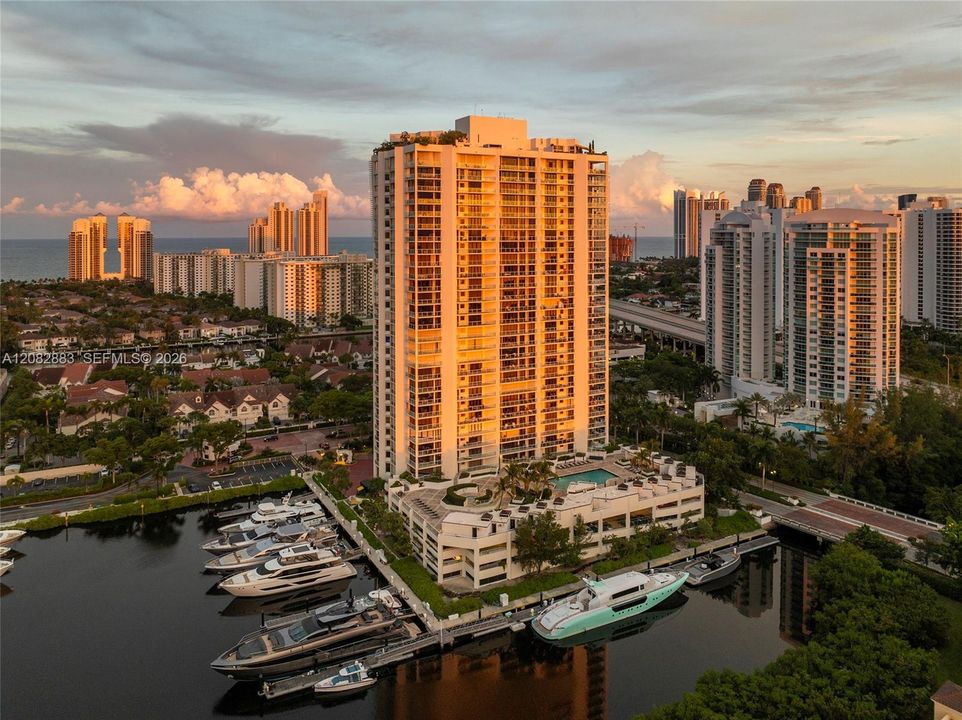 En Venta: $8,900,000 (6 camas, 5 baños, 7087 Pies cuadrados)