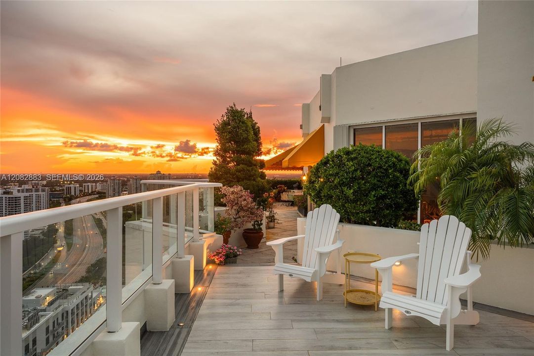 En Venta: $8,900,000 (6 camas, 5 baños, 7087 Pies cuadrados)