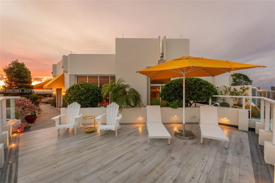 En Venta: $8,900,000 (6 camas, 5 baños, 7087 Pies cuadrados)