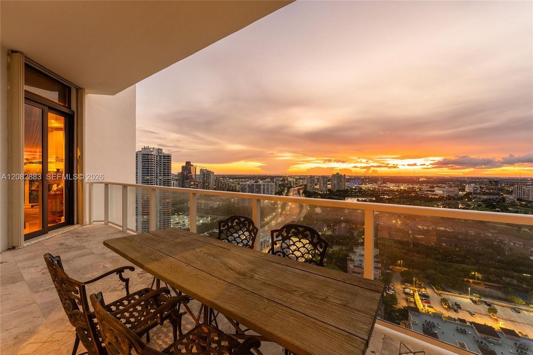 En Venta: $8,900,000 (6 camas, 5 baños, 7087 Pies cuadrados)