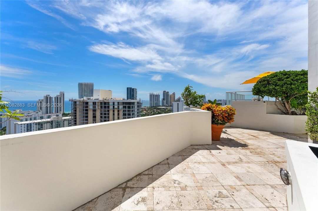 En Venta: $8,900,000 (6 camas, 5 baños, 7087 Pies cuadrados)