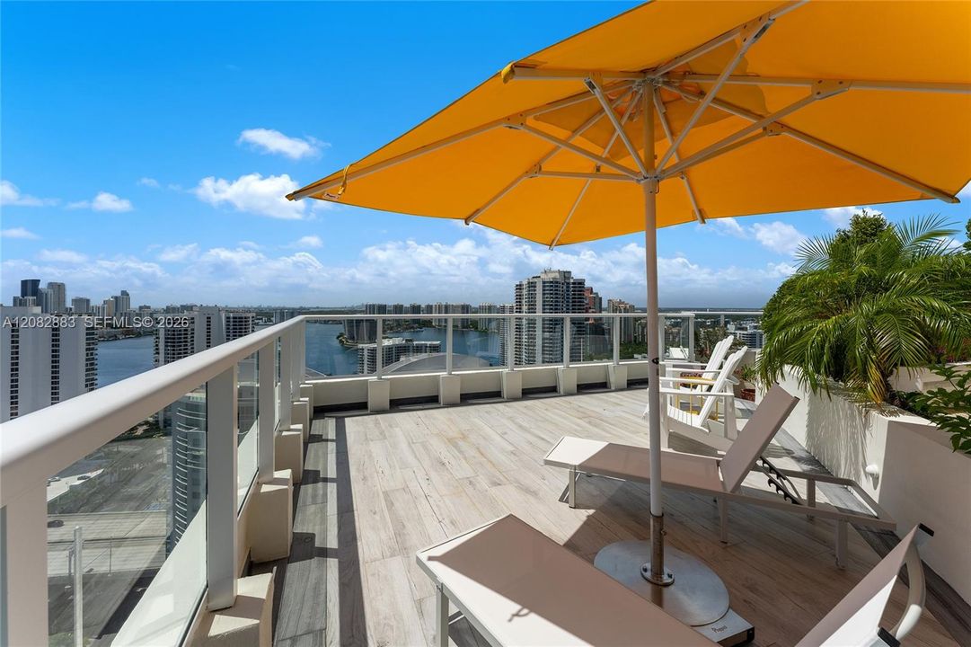 En Venta: $8,900,000 (6 camas, 5 baños, 7087 Pies cuadrados)