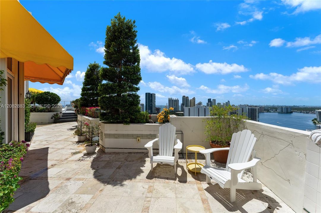 En Venta: $8,900,000 (6 camas, 5 baños, 7087 Pies cuadrados)