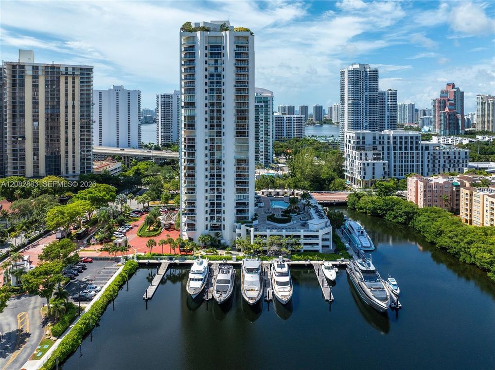 En Venta: $8,900,000 (6 camas, 5 baños, 7087 Pies cuadrados)
