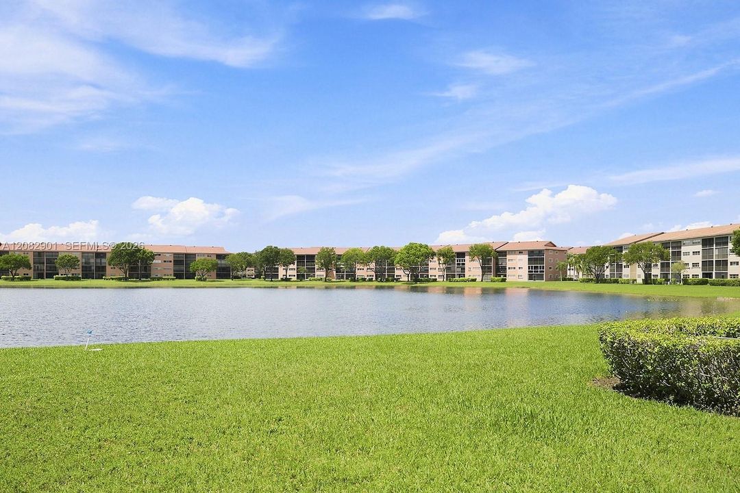 En Venta: $289,000 (2 camas, 2 baños, 1207 Pies cuadrados)