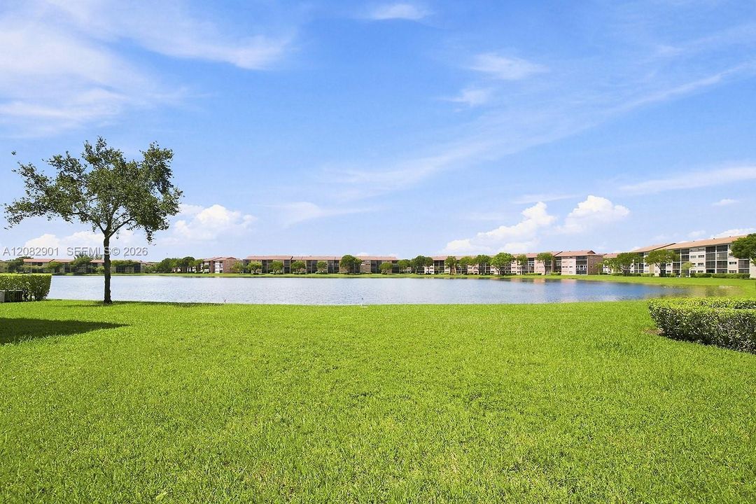 En Venta: $289,000 (2 camas, 2 baños, 1207 Pies cuadrados)