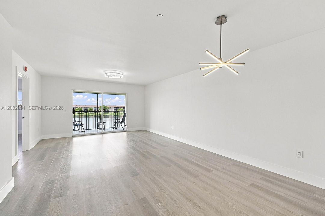 En Venta: $289,000 (2 camas, 2 baños, 1207 Pies cuadrados)