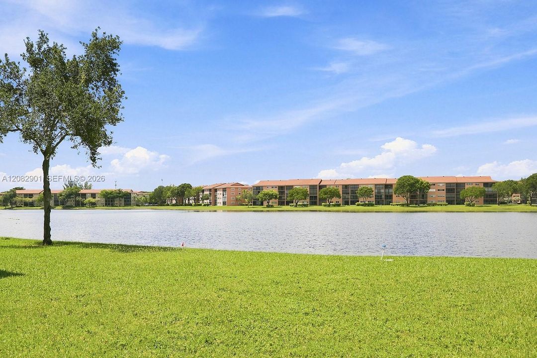 En Venta: $289,000 (2 camas, 2 baños, 1207 Pies cuadrados)