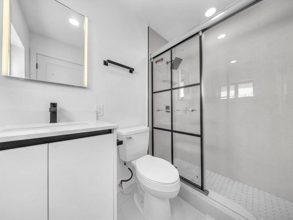 2nd Bathroom