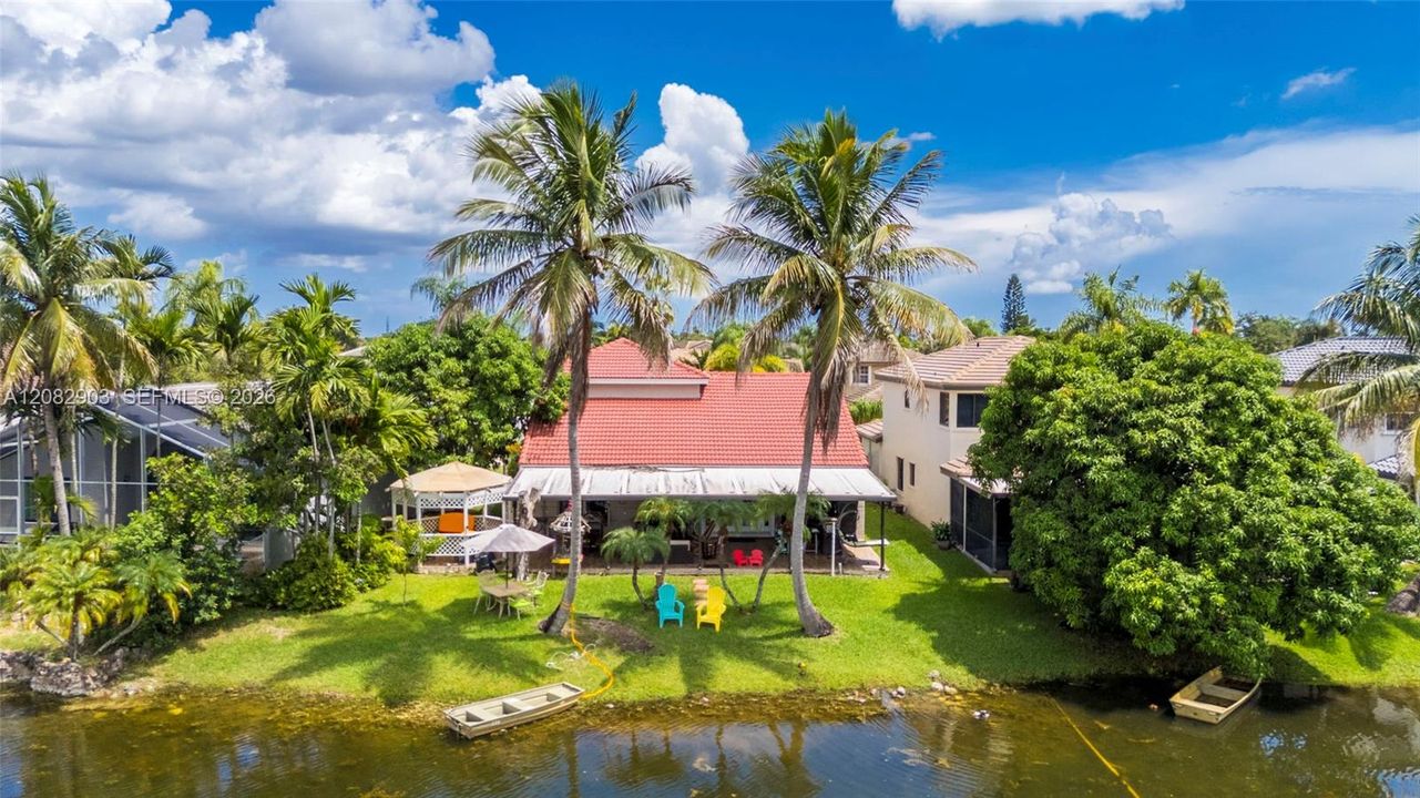 На продажу: $775,000 (4 спален, 2 ванн, 1918 Квадратных фут)