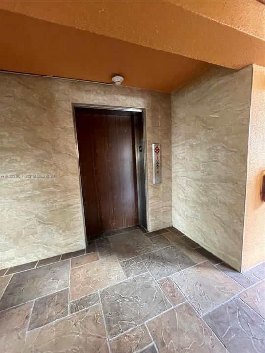 En Venta: $219,900 (2 camas, 1 baños, 1032 Pies cuadrados)