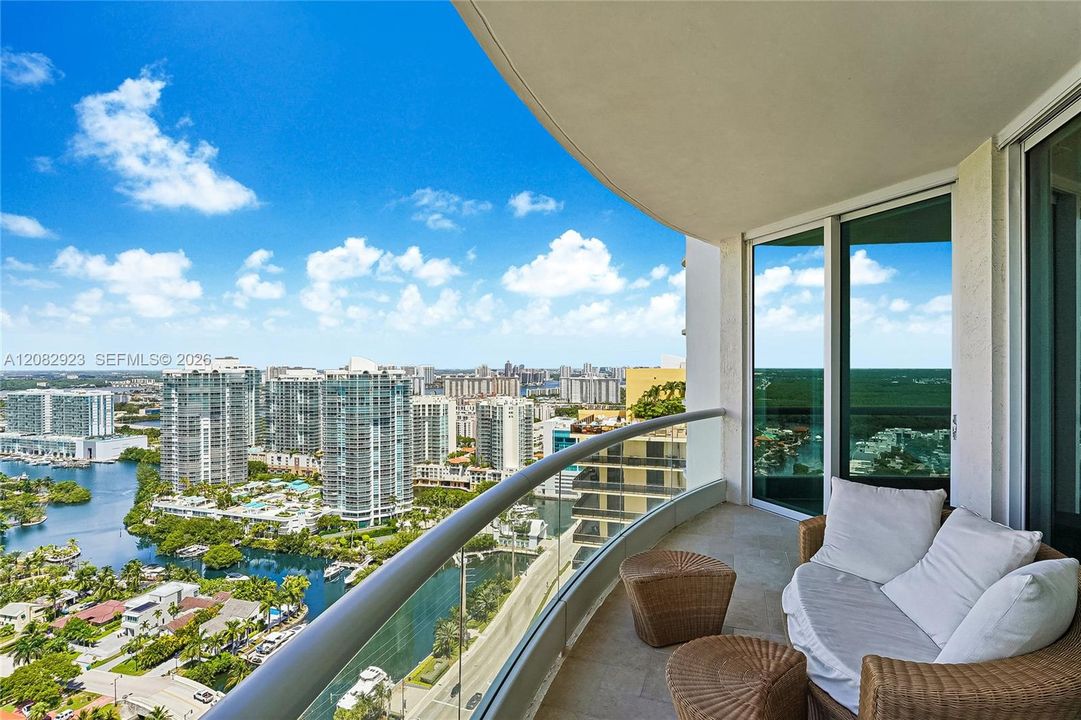 На продажу: $4,125,000 (3 спален, 4 ванн, 3480 Квадратных фут)
