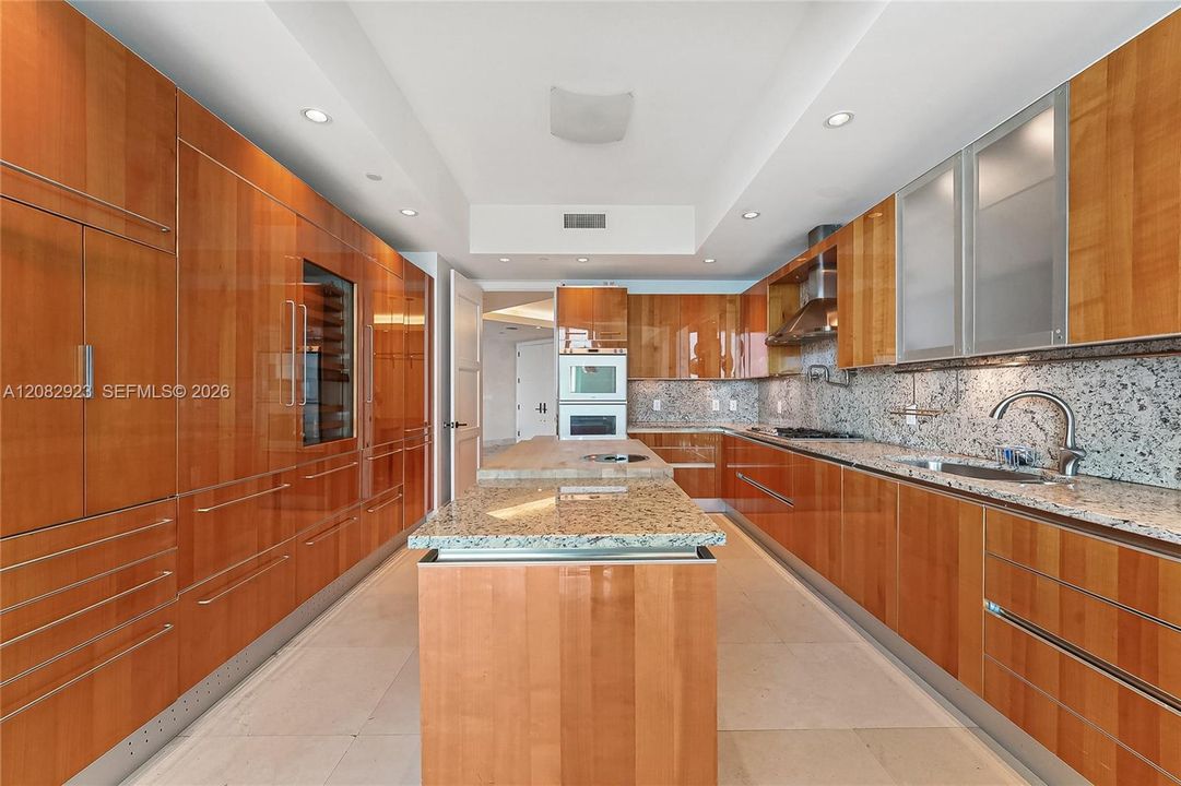 На продажу: $4,125,000 (3 спален, 4 ванн, 3480 Квадратных фут)