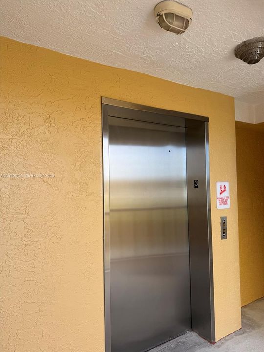 For Rent: $2,400 (2 beds, 2 baths, 1020 Square Feet)