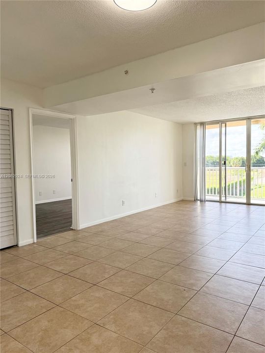 For Rent: $2,400 (2 beds, 2 baths, 1020 Square Feet)