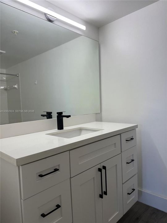 For Rent: $2,400 (2 beds, 2 baths, 1020 Square Feet)