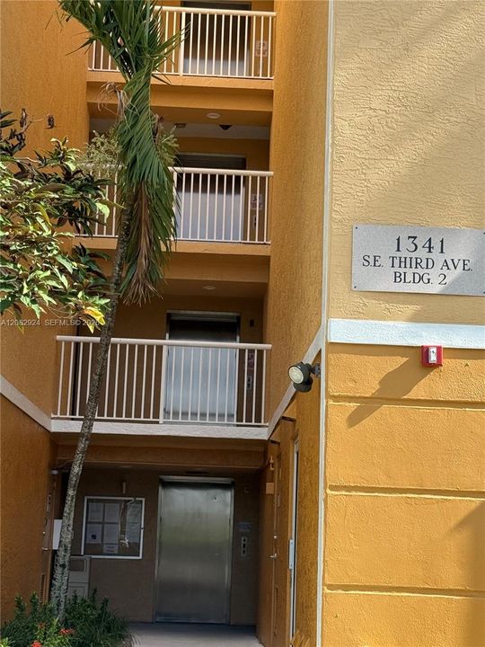 For Rent: $2,400 (2 beds, 2 baths, 1020 Square Feet)
