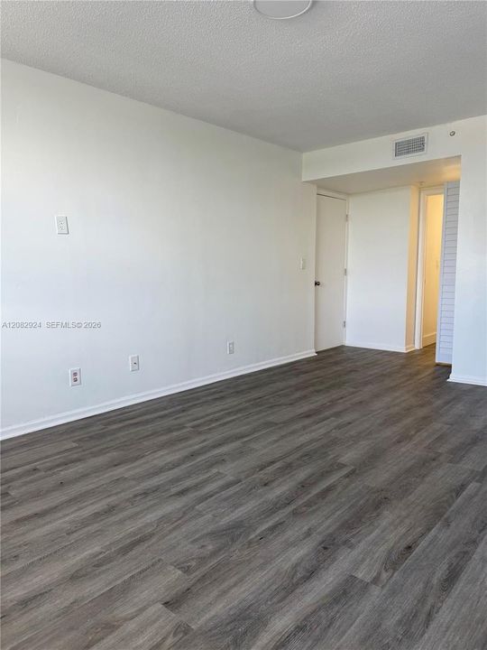 For Rent: $2,400 (2 beds, 2 baths, 1020 Square Feet)
