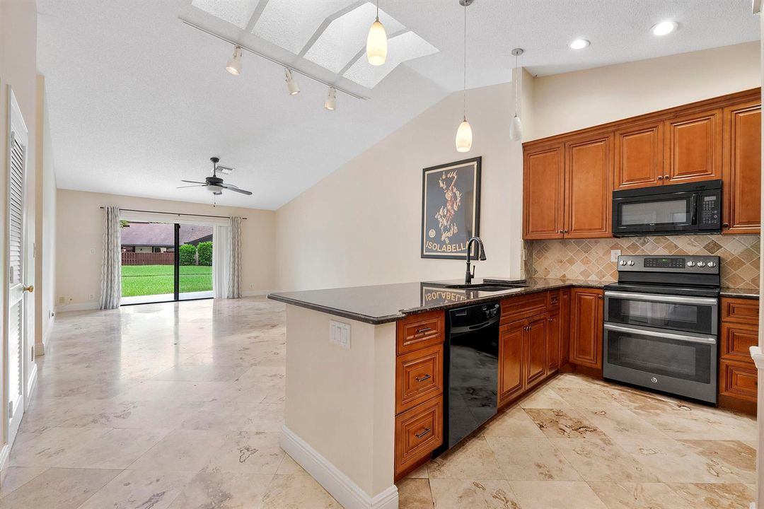 22686 Vistawood Way_011