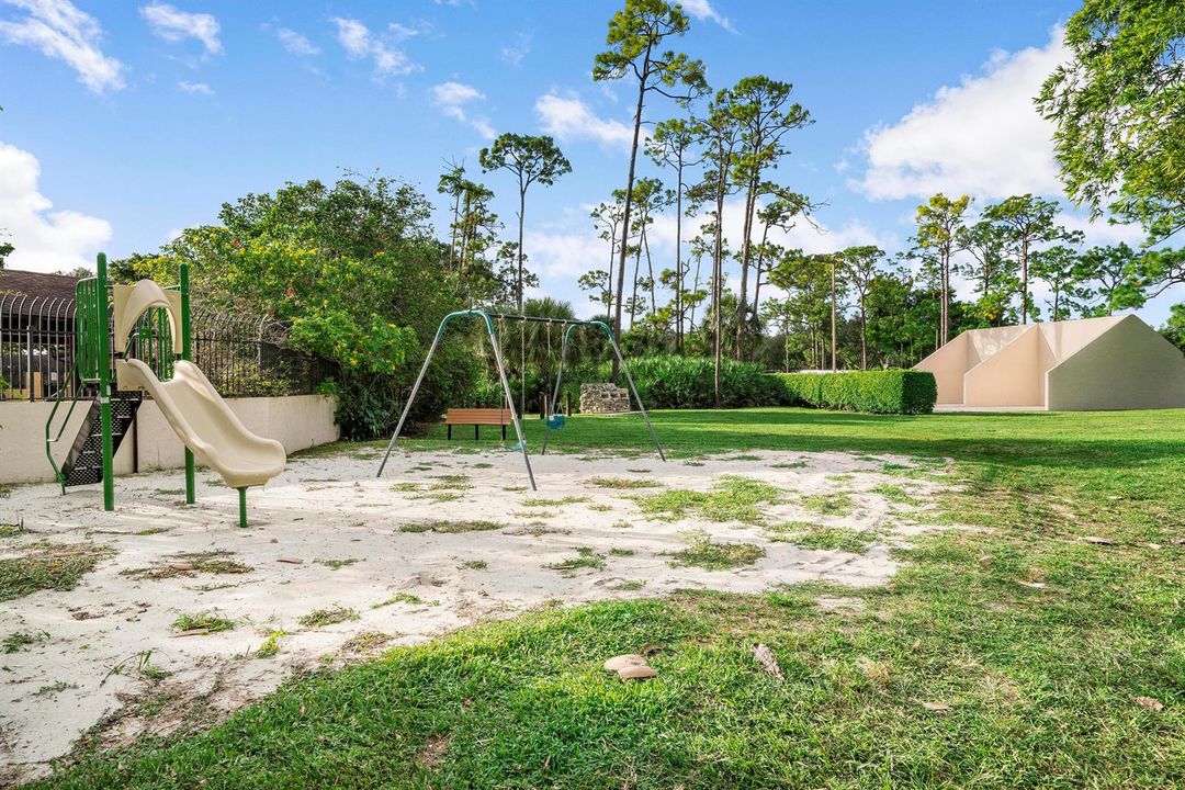 22586 Vistawood Way_40
