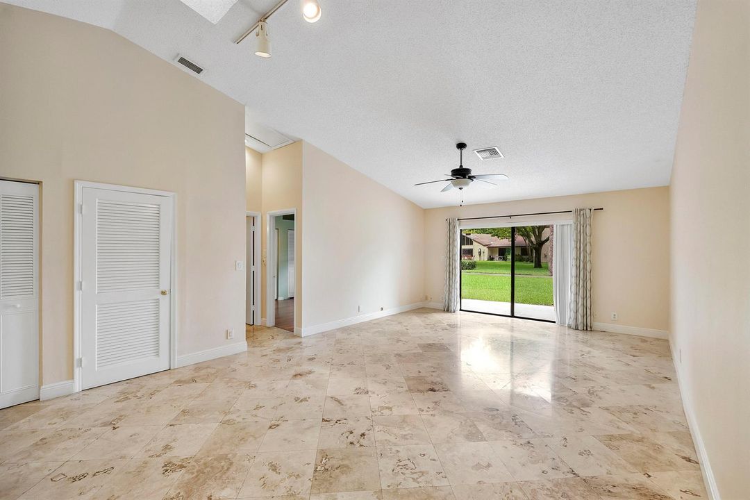 22686 Vistawood Way_013