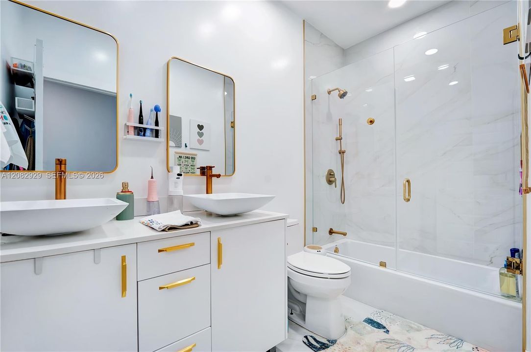 待售: $1,435,000 (5 贝兹, 3 浴室, 3050 平方英尺)