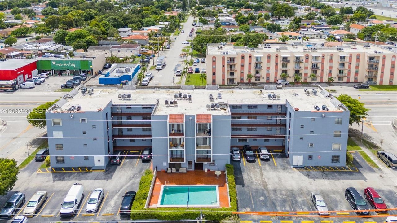 For Sale: $215,000 (2 beds, 1 baths, 855 Square Feet)