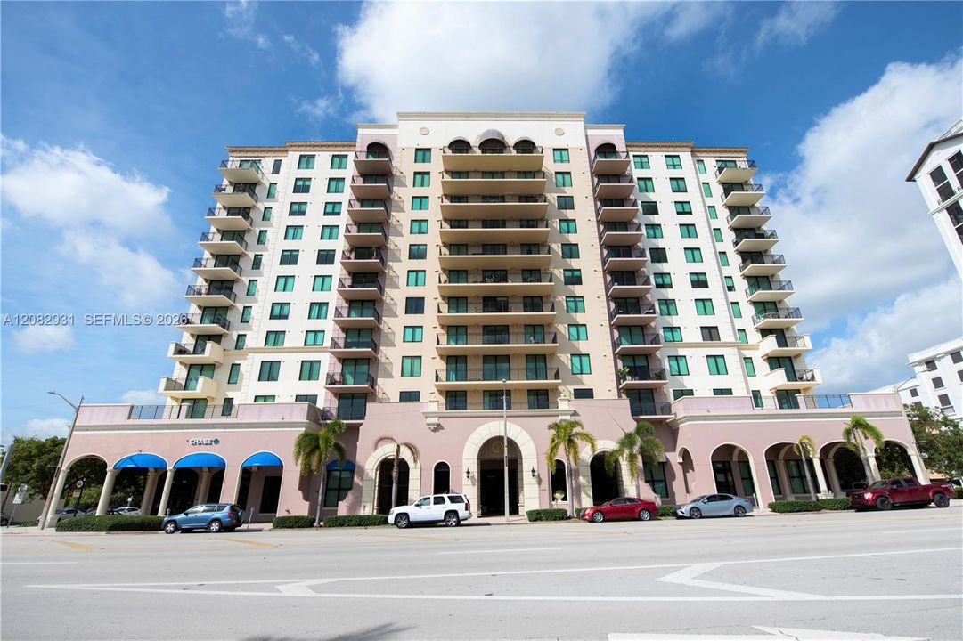 For Rent: $4,100 (2 beds, 2 baths, 1171 Square Feet)