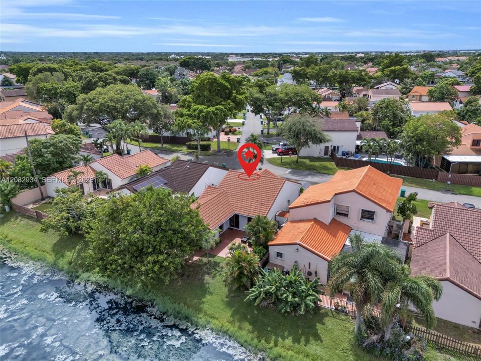 En Venta: $605,000 (3 camas, 2 baños, 1211 Pies cuadrados)