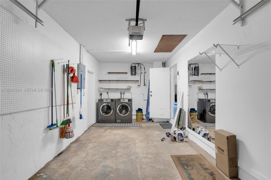 washer/dryer in garage area
