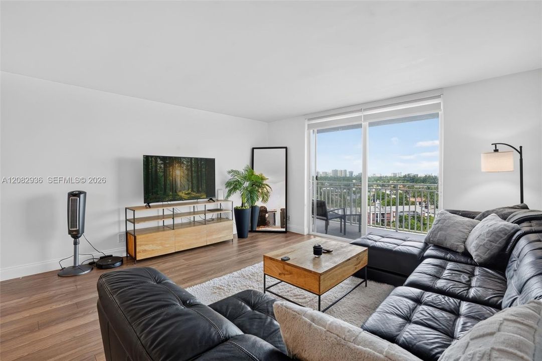 В аренду: $2,500 (2 спален, 2 ванн, 1237 Квадратных фут)