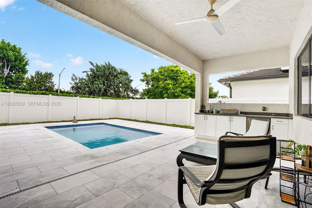For Sale: $1,229,000 (6 beds, 4 baths, 3283 Square Feet)