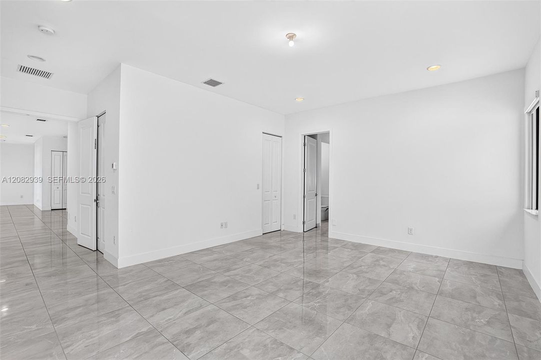 For Sale: $1,229,000 (6 beds, 4 baths, 3283 Square Feet)