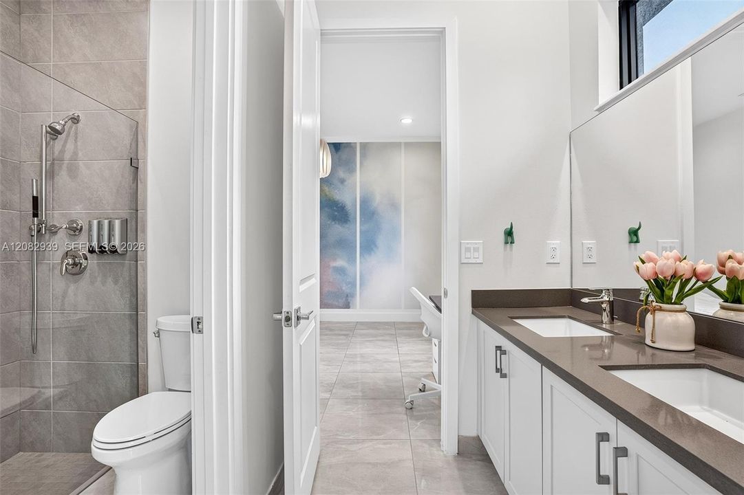 2nd Bathroom