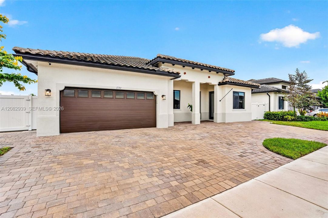 For Sale: $1,229,000 (6 beds, 4 baths, 3283 Square Feet)