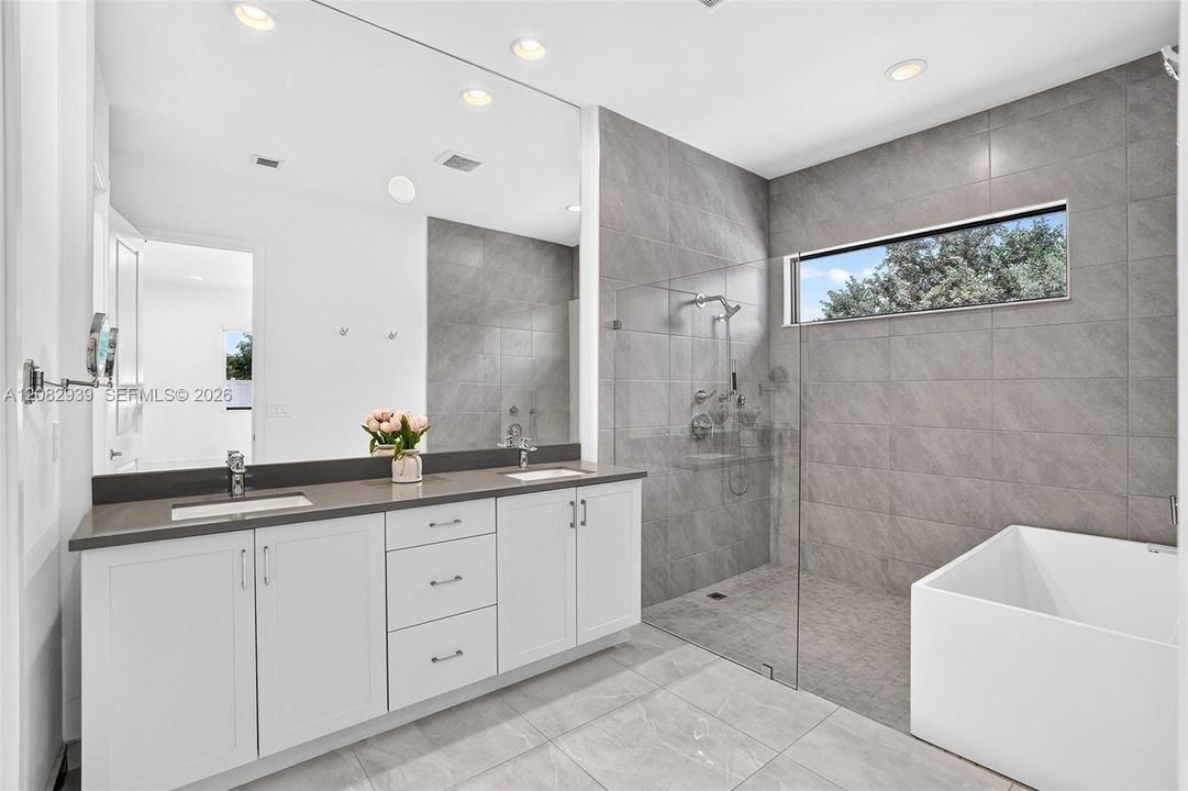 For Sale: $1,229,000 (6 beds, 4 baths, 3283 Square Feet)