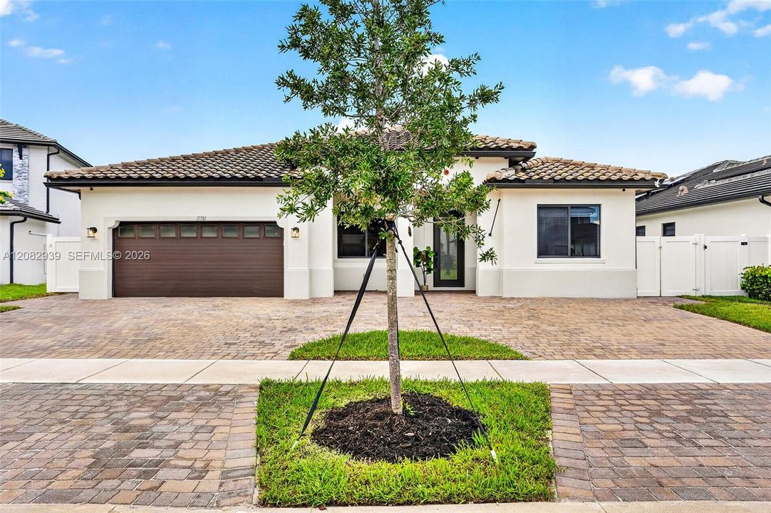 For Sale: $1,229,000 (6 beds, 4 baths, 3283 Square Feet)