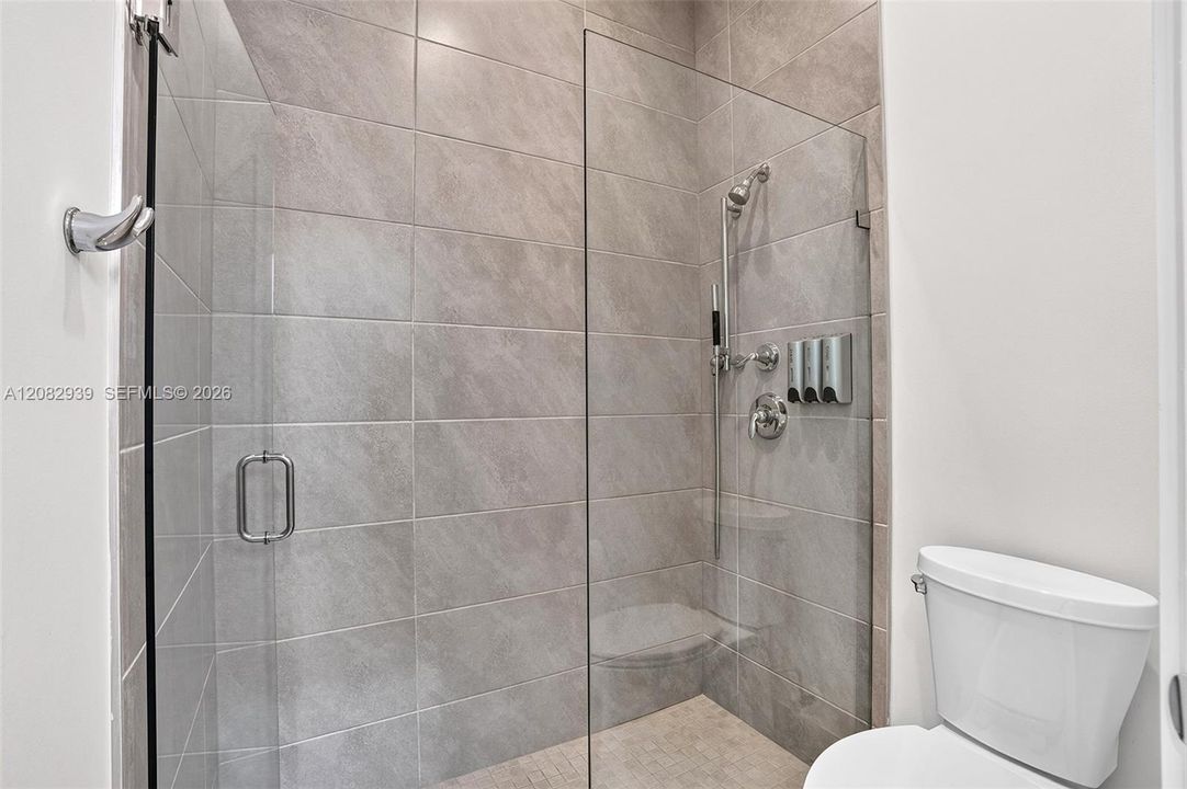 2nd Bathroom