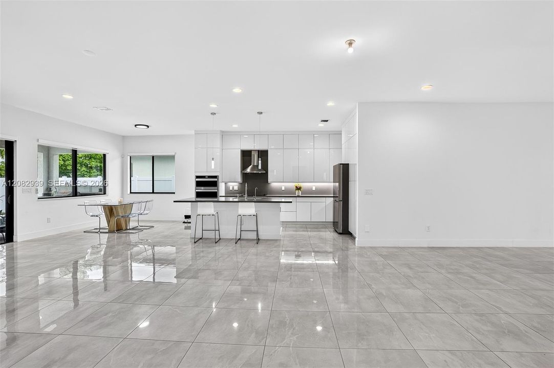 For Sale: $1,229,000 (6 beds, 4 baths, 3283 Square Feet)