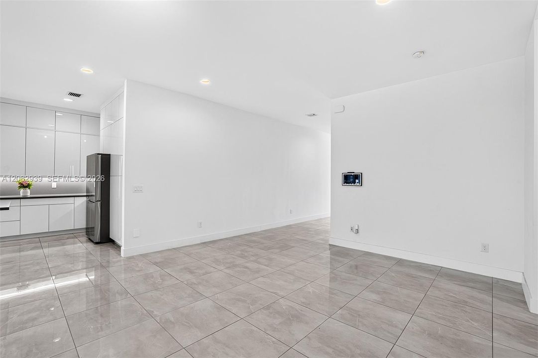 For Sale: $1,229,000 (6 beds, 4 baths, 3283 Square Feet)