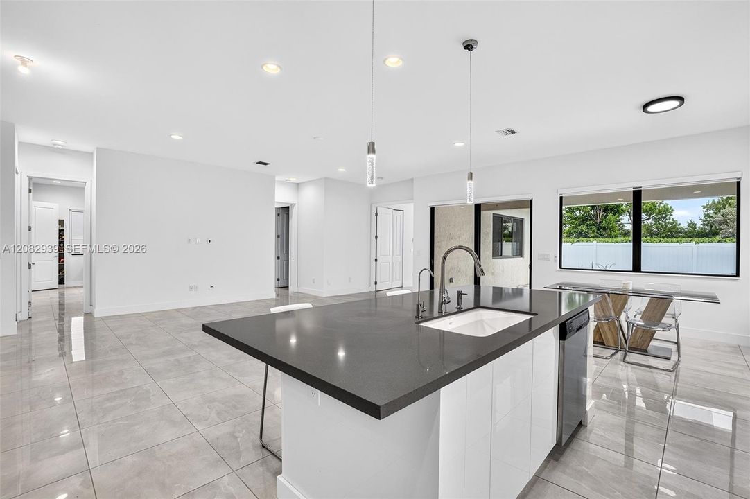 For Sale: $1,229,000 (6 beds, 4 baths, 3283 Square Feet)