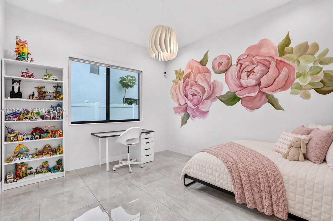 2nd Bedroom