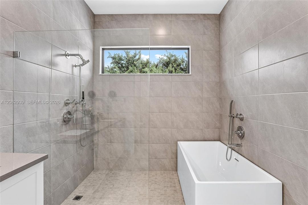 For Sale: $1,229,000 (6 beds, 4 baths, 3283 Square Feet)