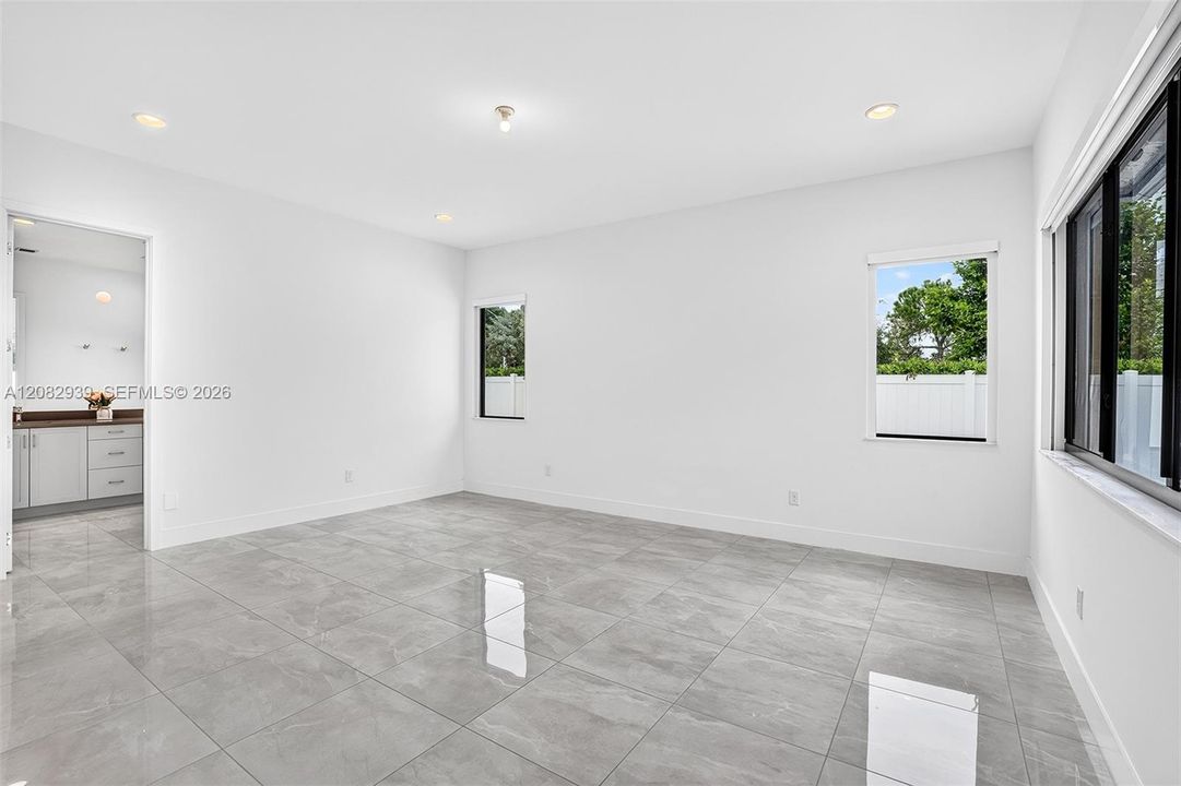For Sale: $1,229,000 (6 beds, 4 baths, 3283 Square Feet)