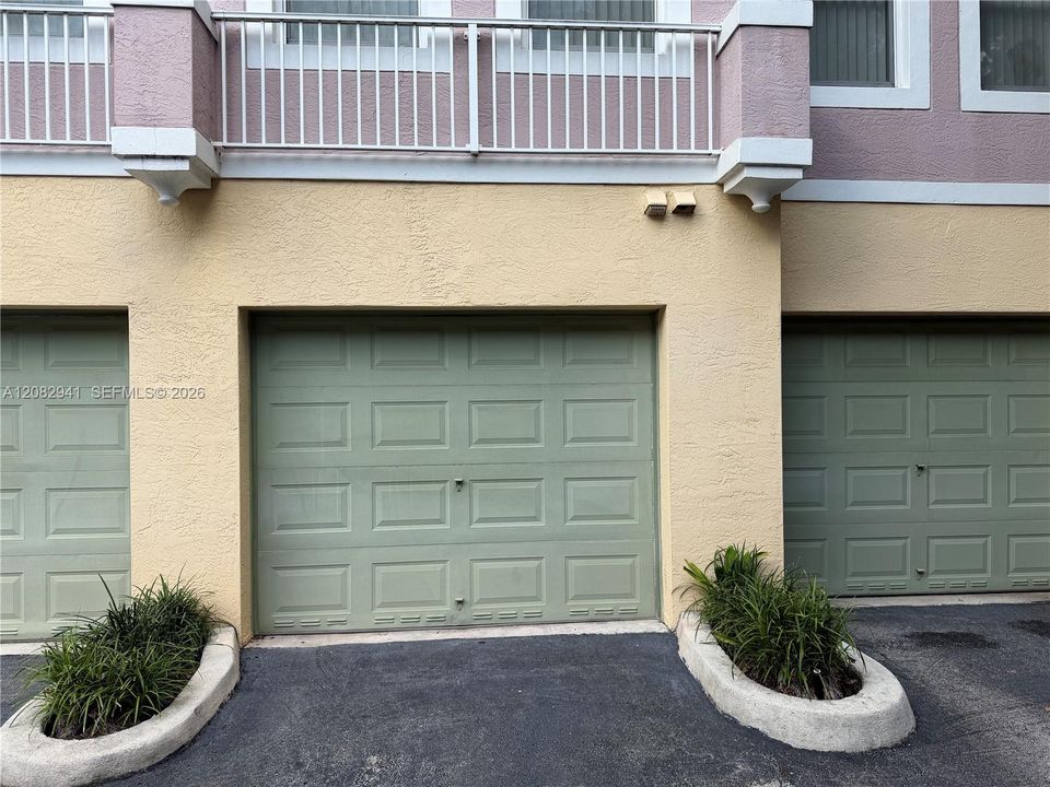 For Rent: $2,550 (2 beds, 2 baths, 1203 Square Feet)