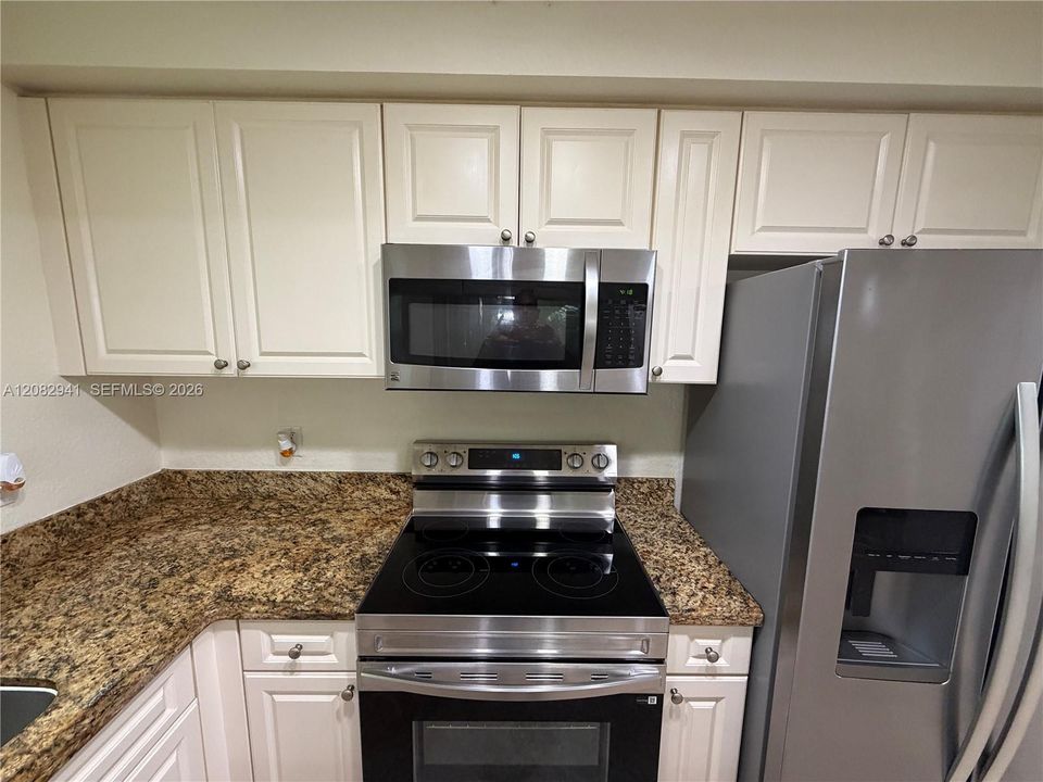 For Rent: $2,550 (2 beds, 2 baths, 1203 Square Feet)