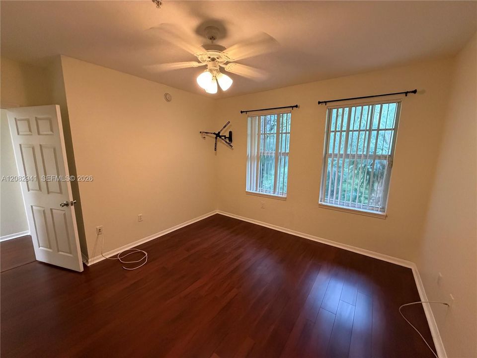 For Rent: $2,550 (2 beds, 2 baths, 1203 Square Feet)